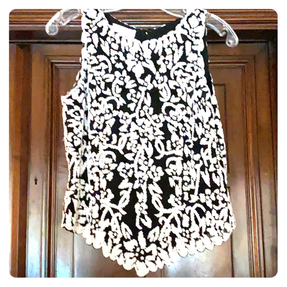 Chadwick’s Black w/White iridescent beaded  size 6